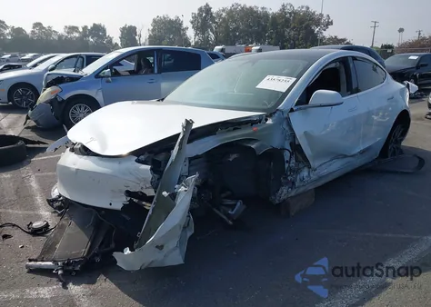 2020 Tesla Model 3 Standard Range Plus Rear-Wheel Drive/Standard Range Rear-Wheel Drive from USA, damaged, VIN 5YJ3E1EA8LF804543